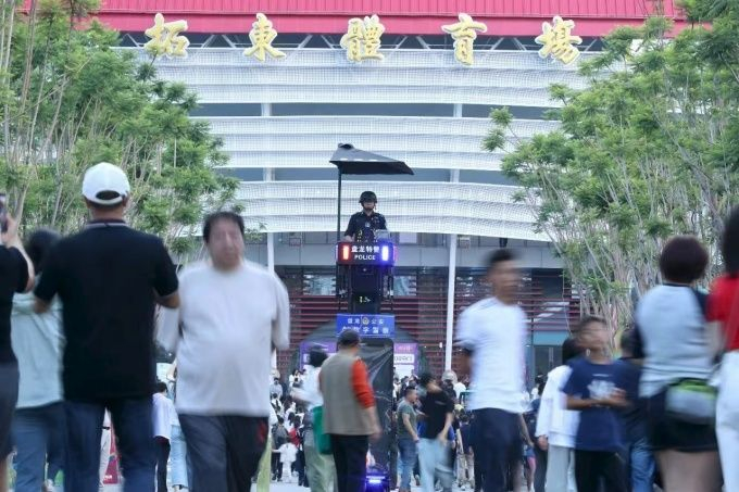拓东体育场的平安守望者:昆明公安44年护航文体盛会